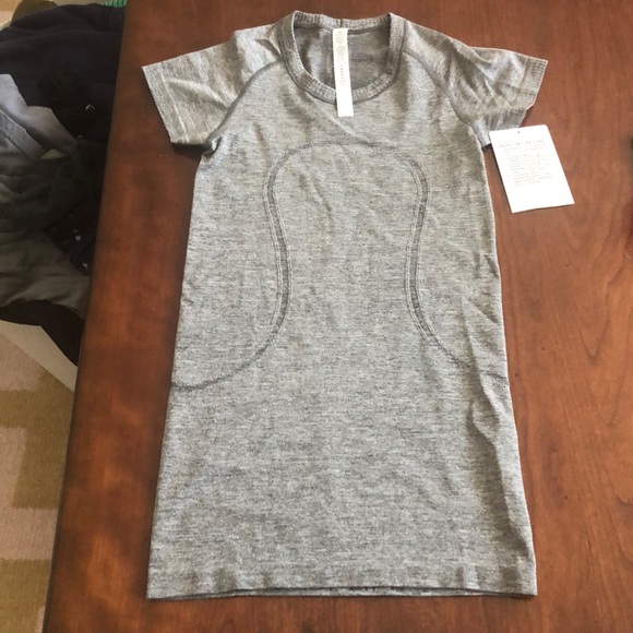 lululemon athletica Tops - Lululemon swiftly tech crew